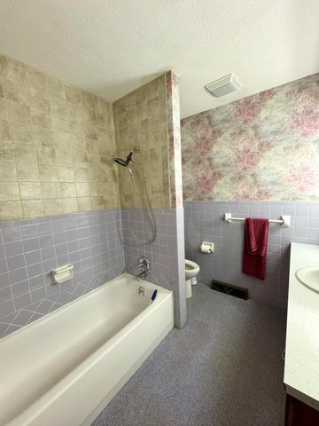 2535 W Farm Road 112, Springfield, MO 65803