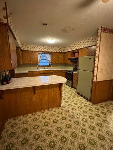 2535 W Farm Road 112, Springfield, MO 65803