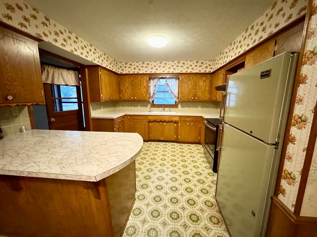 2535 W Farm Road 112, Springfield, MO 65803