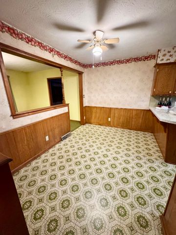 2535 W Farm Road 112, Springfield, MO 65803