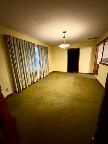 2535 W Farm Road 112, Springfield, MO 65803