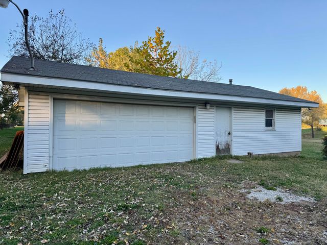 2535 W Farm Road 112, Springfield, MO 65803