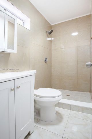 2731 NW 100th St B, Miami, FL 33147
