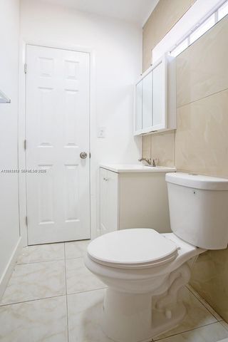 2731 NW 100th St B, Miami, FL 33147
