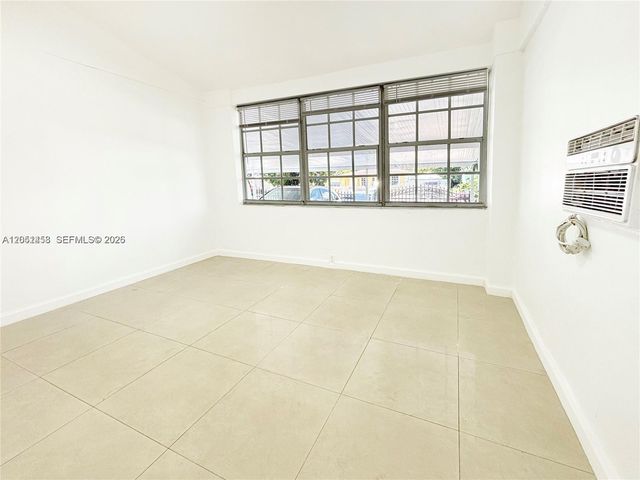 2731 NW 100th St B, Miami, FL 33147