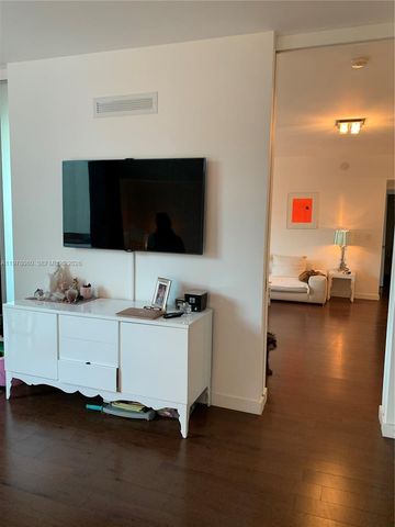 720 NE 62nd St 403, Miami, FL 33138