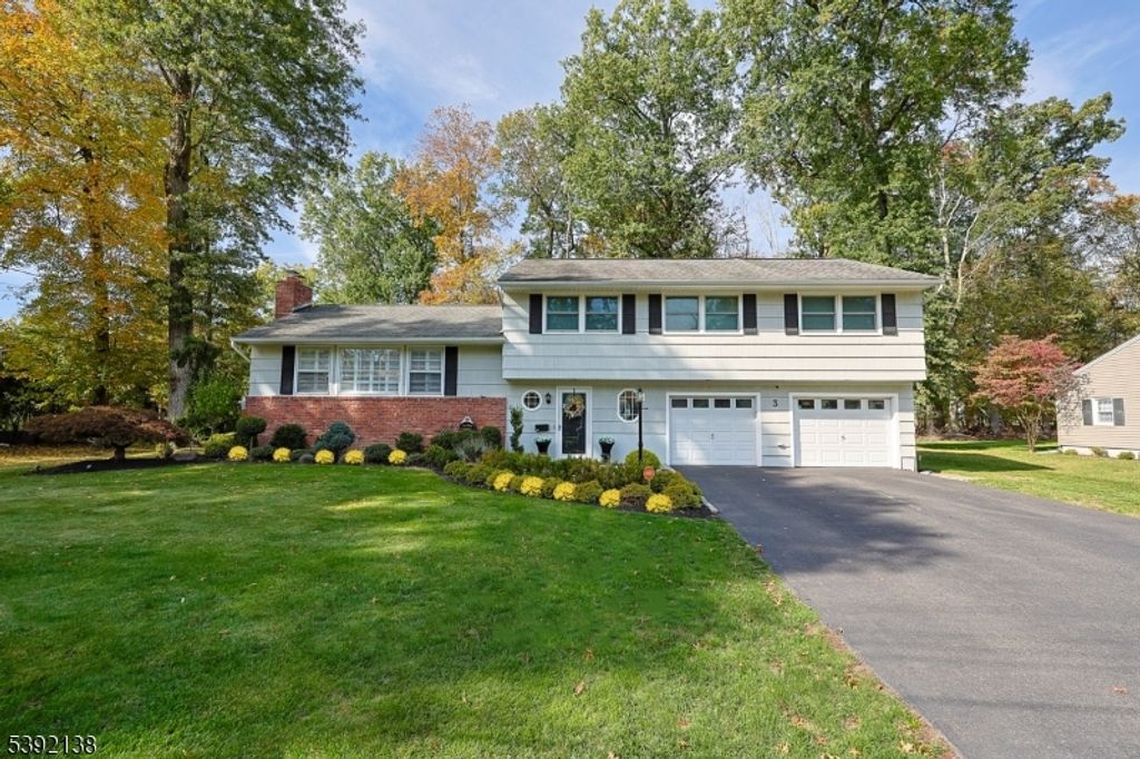 3 Pierson Ln, Florham Park Boro, NJ 07932