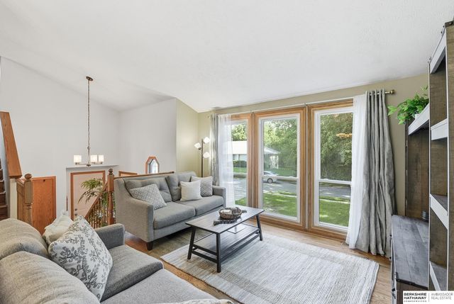 14019 S 32 Avenue, Bellevue, NE 68123