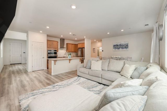 6182 Barris Ct, Citrus Heights, CA 95610