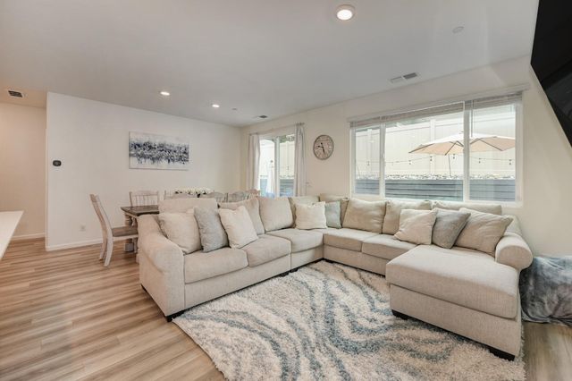 6182 Barris Ct, Citrus Heights, CA 95610