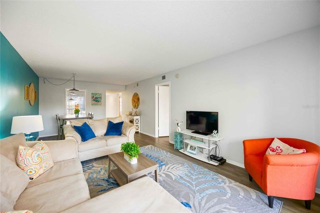 505 30TH AVENUE W E204, Bradenton, FL 34205