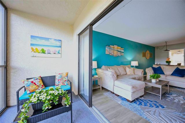 505 30TH AVENUE W E204, Bradenton, FL 34205