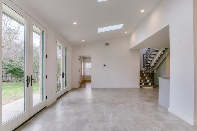 2045 Marydale Drive, Dallas, TX 75208