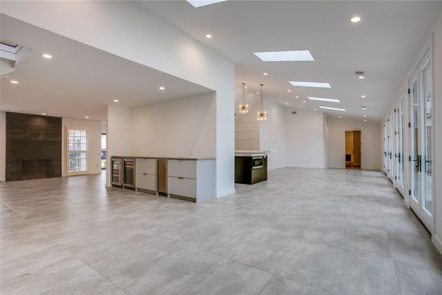 2045 Marydale Drive, Dallas, TX 75208