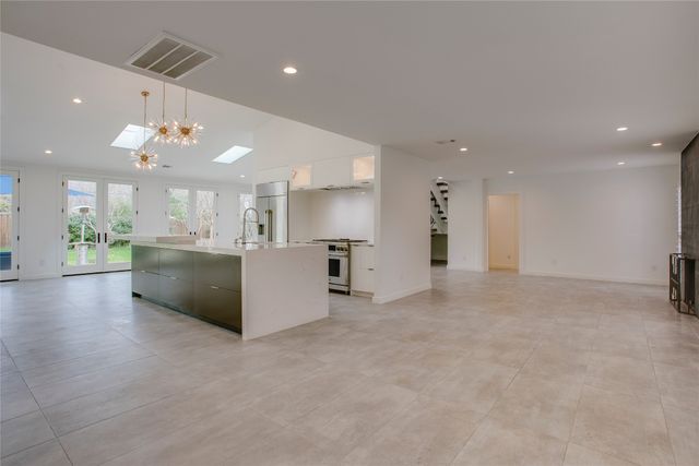 2045 Marydale Drive, Dallas, TX 75208