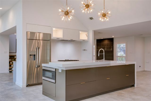 2045 Marydale Drive, Dallas, TX 75208