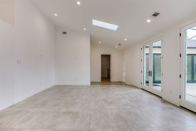 2045 Marydale Drive, Dallas, TX 75208