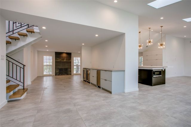 2045 Marydale Drive, Dallas, TX 75208