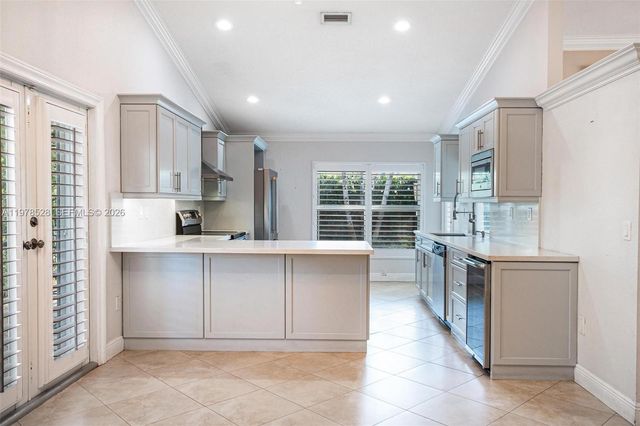 15327 SW 55th Ter, Miami, FL 33185