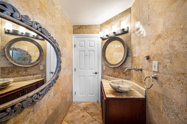 15327 SW 55th Ter, Miami, FL 33185