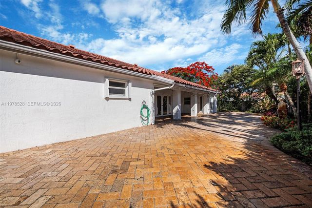 15327 SW 55th Ter, Miami, FL 33185