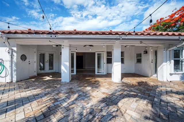 15327 SW 55th Ter, Miami, FL 33185