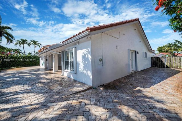 15327 SW 55th Ter, Miami, FL 33185