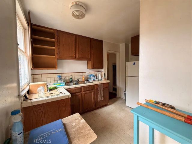 5900 W 85th, Los Angeles, CA 90045
