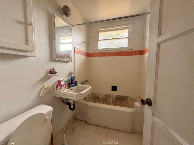 5900 W 85th, Los Angeles, CA 90045