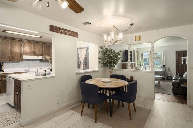 4619 E El Monte Way, Fresno, CA 93702