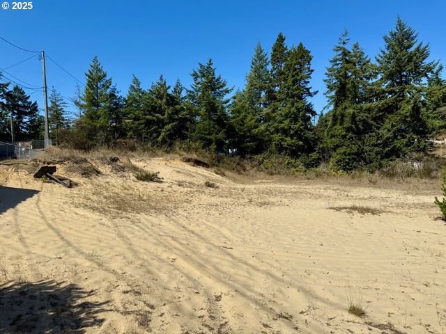 0 Hauser Rd, North Bend, OR 97459