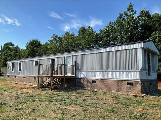 2738 Old Mountain Road, Trinity, NC 27370