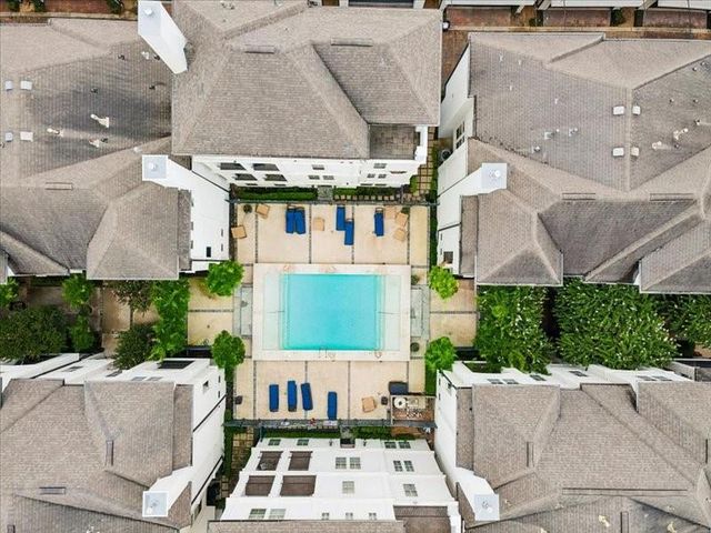 2614 Capitol Street, Houston, TX 77003