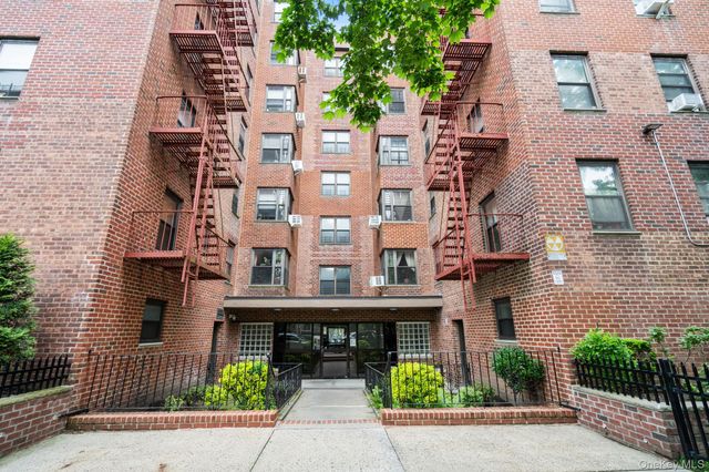 32-40 89 Street C409, East Elmhurst, NY 11369