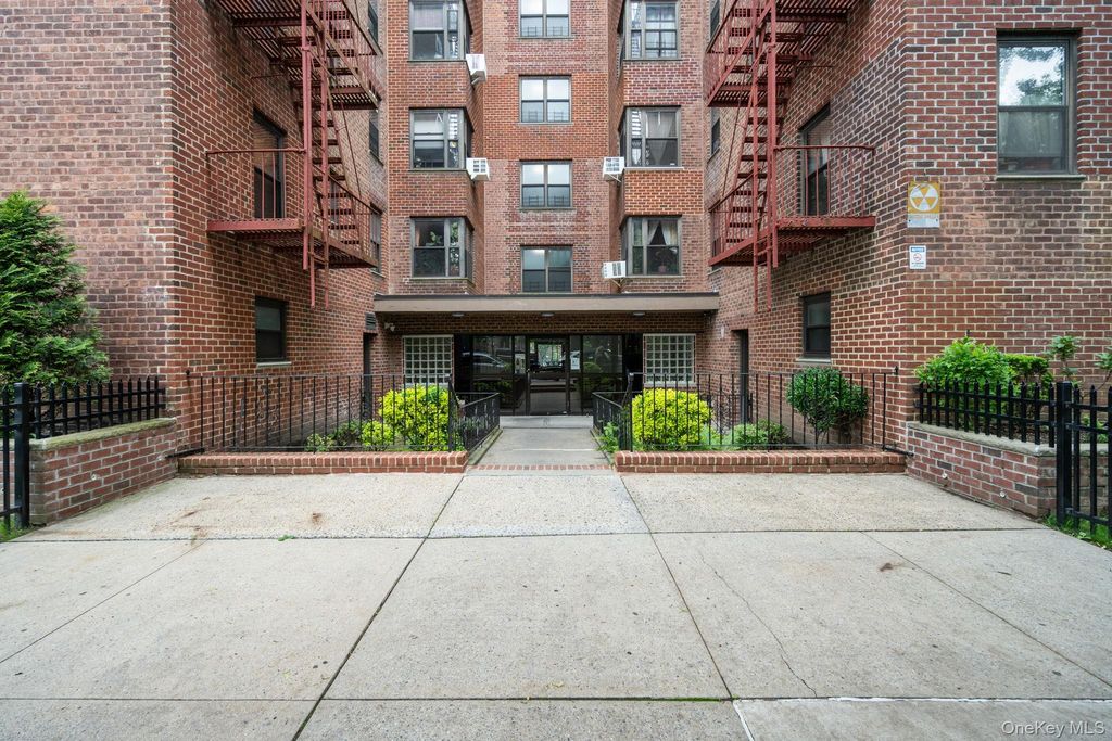 32-40 89 Street C409, East Elmhurst, NY 11369
