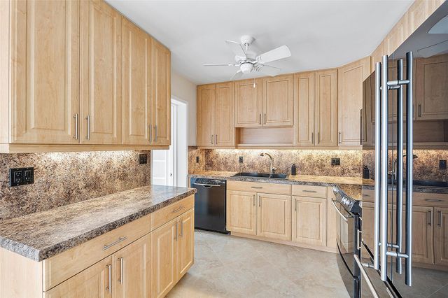 108 NE 30th St, Wilton Manors, FL 33334