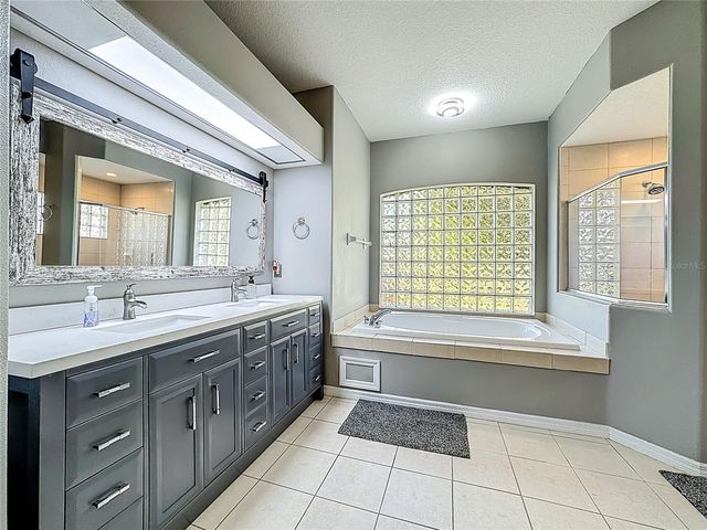 18002 HOWLING WOLF RUN, Parrish, FL 34219