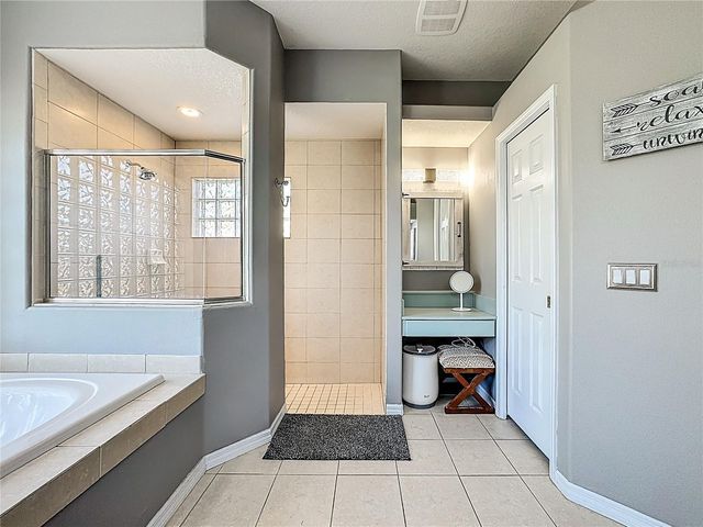 18002 HOWLING WOLF RUN, Parrish, FL 34219