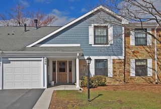 696 Oakmont Lane B2, Wheeling, IL 60090