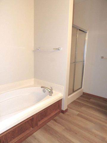 3121 W Westwind Bay, Wichita, KS 67205