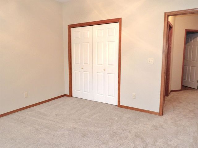 3121 W Westwind Bay, Wichita, KS 67205