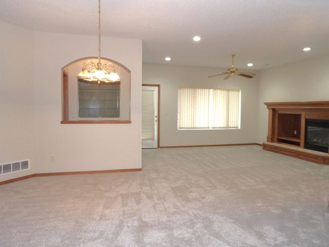 3121 W Westwind Bay, Wichita, KS 67205