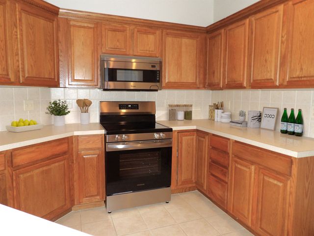 3121 W Westwind Bay, Wichita, KS 67205