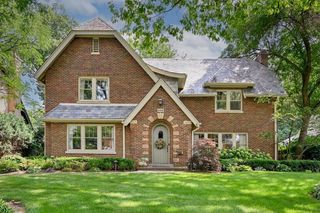 843 Crescent Boulevard, Glen Ellyn, IL 60137