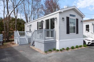 13 Brookwood Drive, Salem, NH 03079