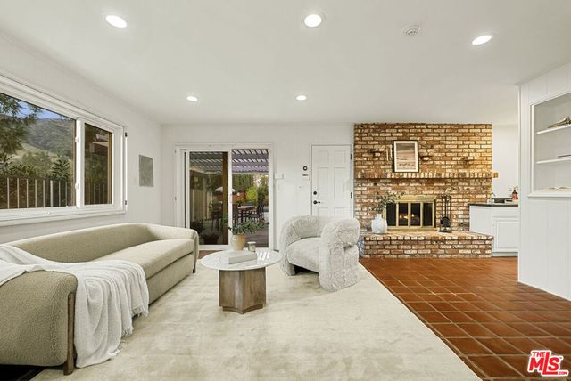 3127 Arrowhead Drive, Los Angeles, CA 90068