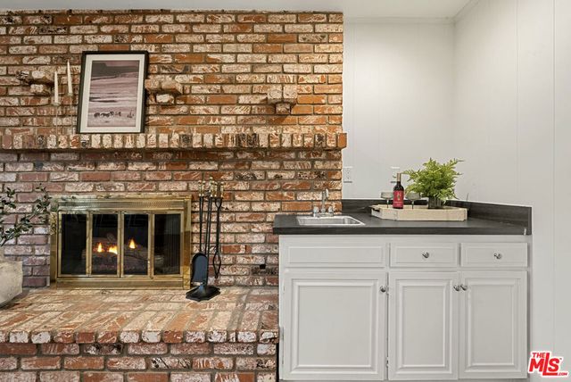 3127 Arrowhead Drive, Los Angeles, CA 90068