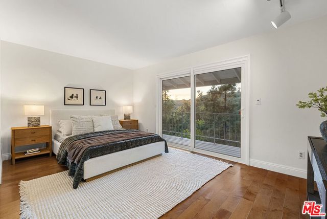 3127 Arrowhead Drive, Los Angeles, CA 90068