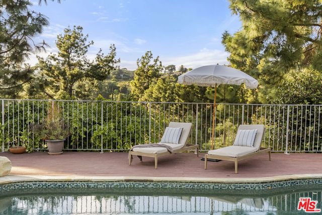 3127 Arrowhead Drive, Los Angeles, CA 90068