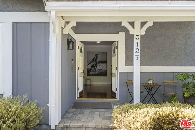 3127 Arrowhead Drive, Los Angeles, CA 90068